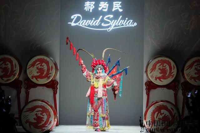 SS20时装周 | 京艳时尚·梦回华夏！David Sylvia &郝为民 2020 SS中国国际时装周《京梦》主题秀上演